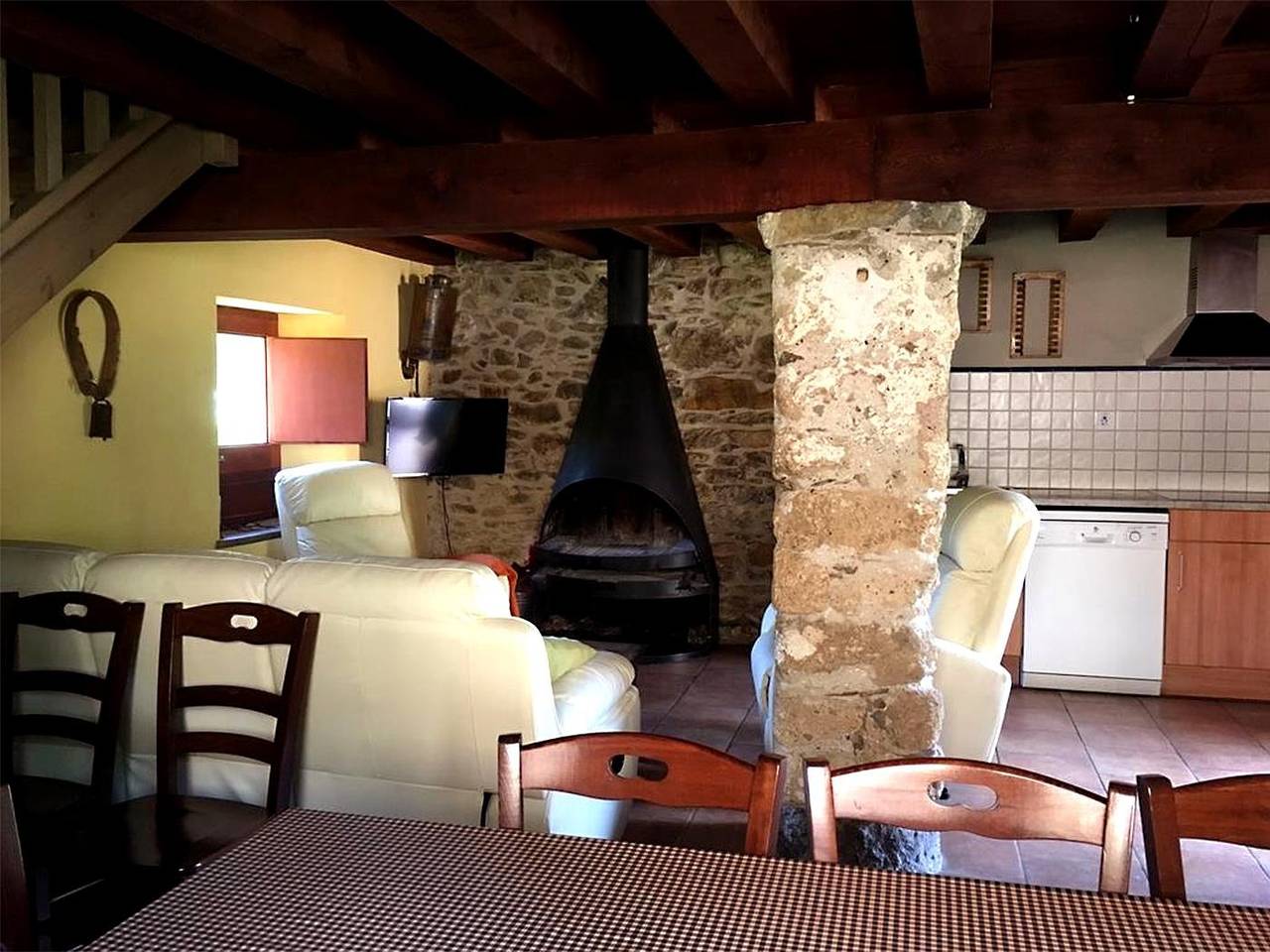 Independent house, private barbeque. Pardines Valley. Girona Pyrenees in Pardines, Catalan Pyrenees