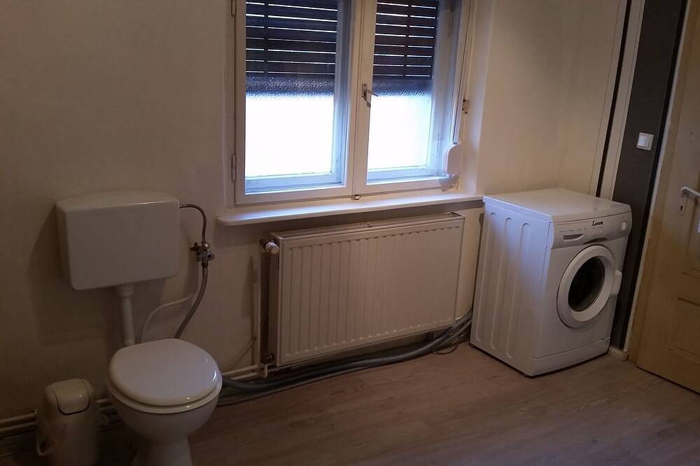 Ganze Wohnung, Radwanderer im Schlaubetal / und Monteure in Diehlo, Eisenhüttenstadt
