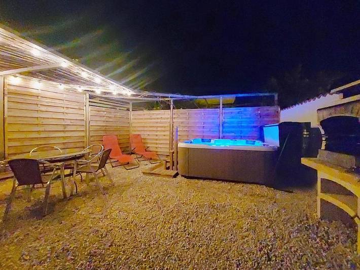 Location de vacances pour 4 personnes, avec jacuzzi et jardin, adapté aux familles à Thézan-lès-Béziers - 2