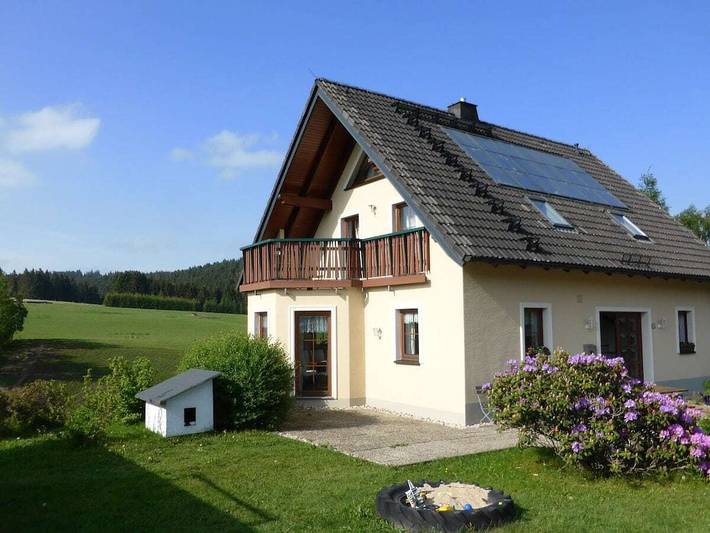 Ferienhaus für 5 Personen, mit Terrasse und Garten