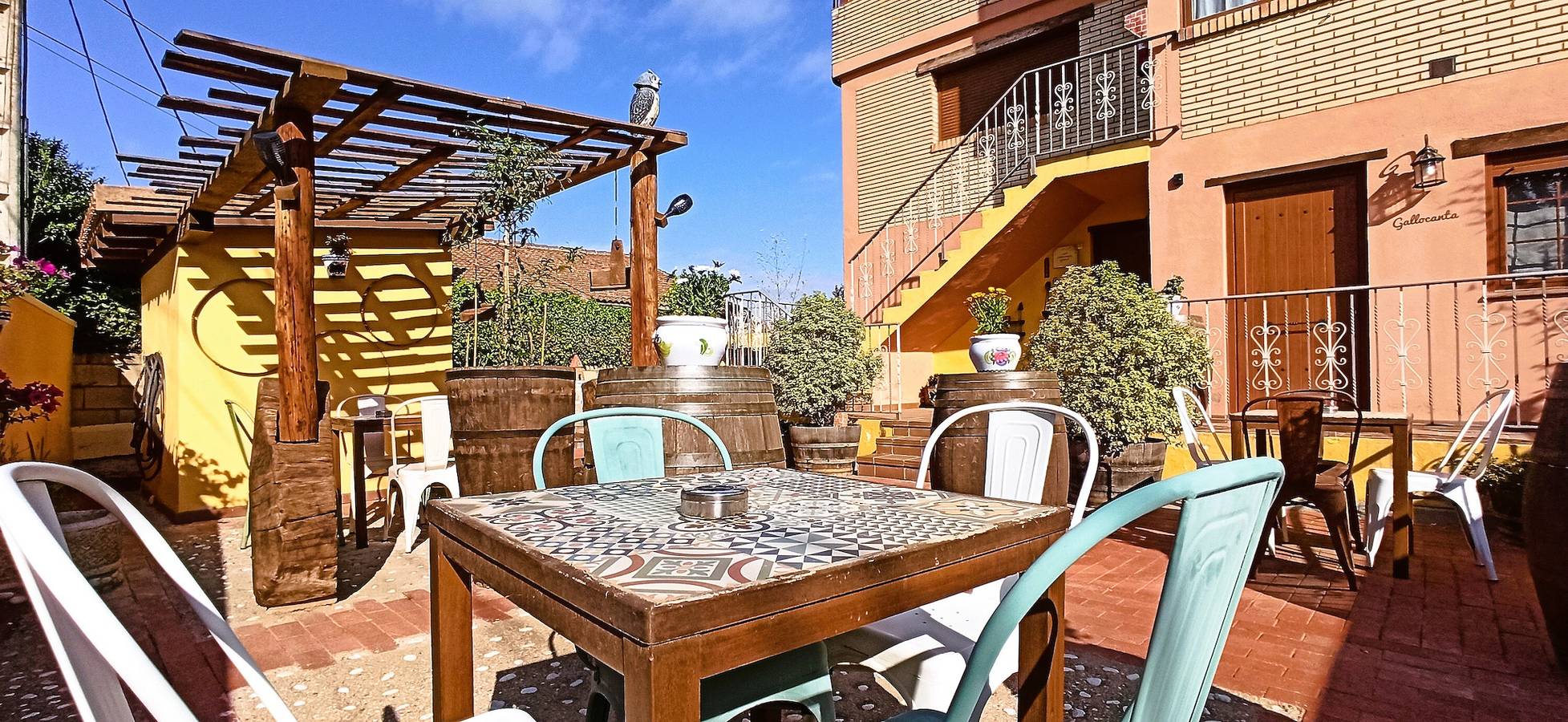 Apartamento entero, Apartamento 'El Guardaviñas Centenales' con vistas a la montaña, terraza compartida y Wi-Fi in Ábalos, Provincia de La Rioja