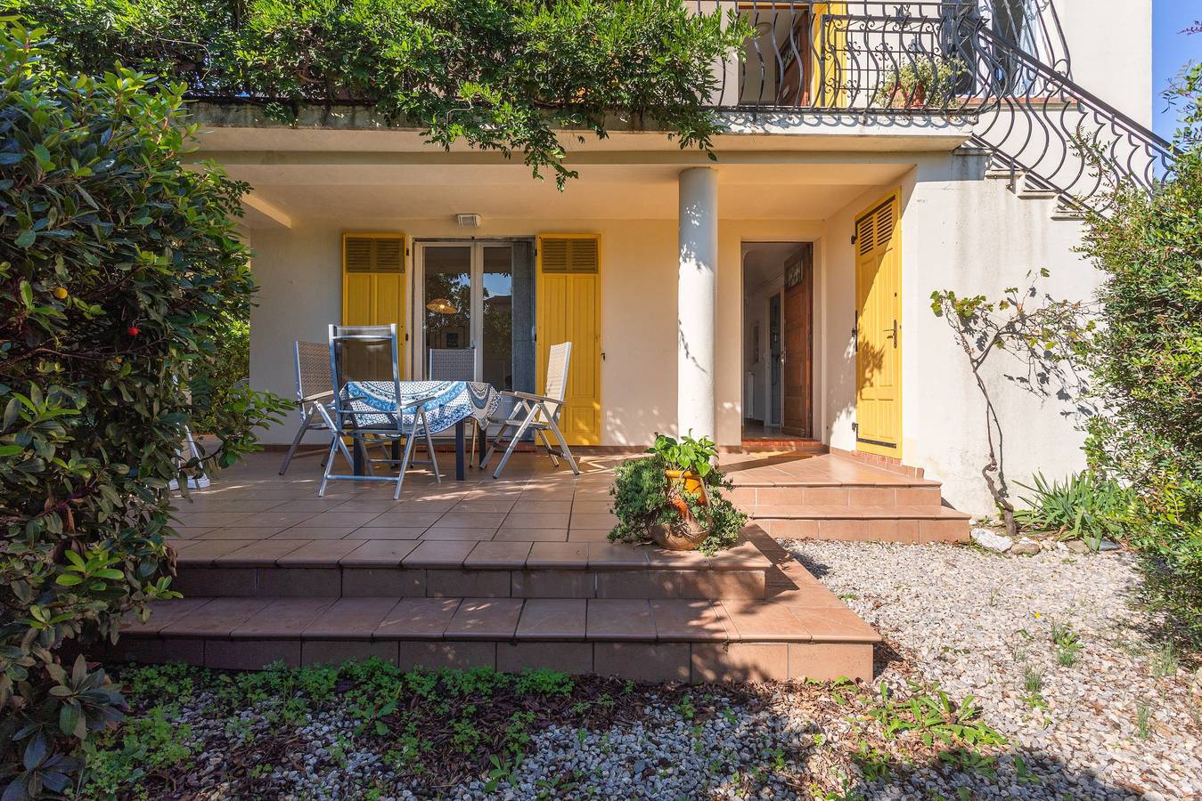 Geheel appartement, Appartement 'Villa Dorène' met privéterras, wifi en airconditioning in Saint-Aygulf, Frejus