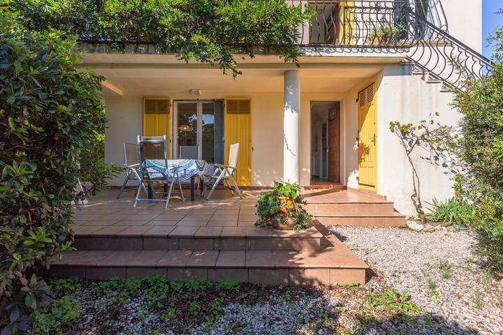 Gîte pour 4 personnes, avec jardin à Fréjus - 2