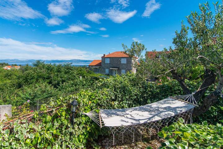 Villa für 6 Personen mit Garten in Mirca, Supetar