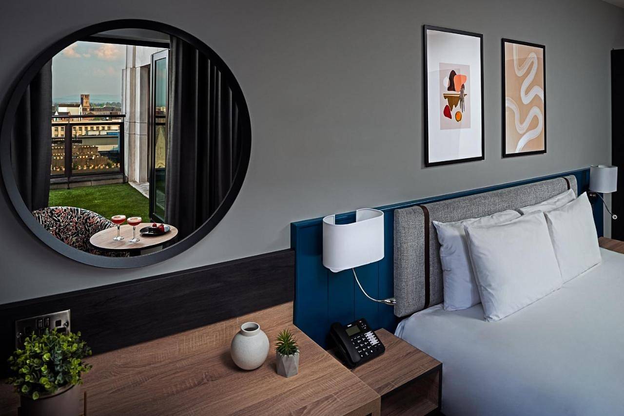 Hotel for 10 people with terrace in Limerick, County Limerick