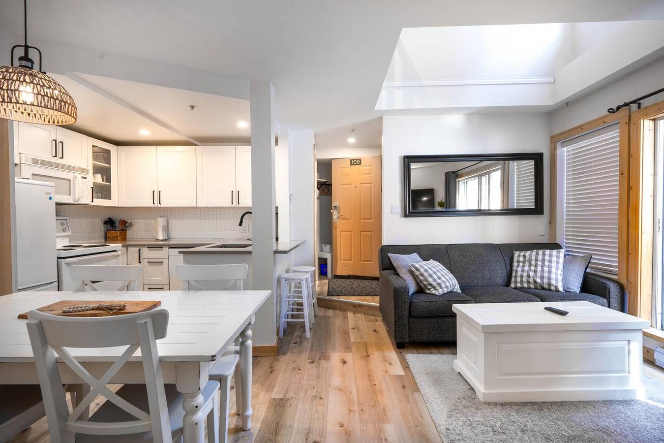 Geheel appartement, 2Br Townhome with private hot tub and pool. Gr109 in Whistler, Whistler Blackcomb
