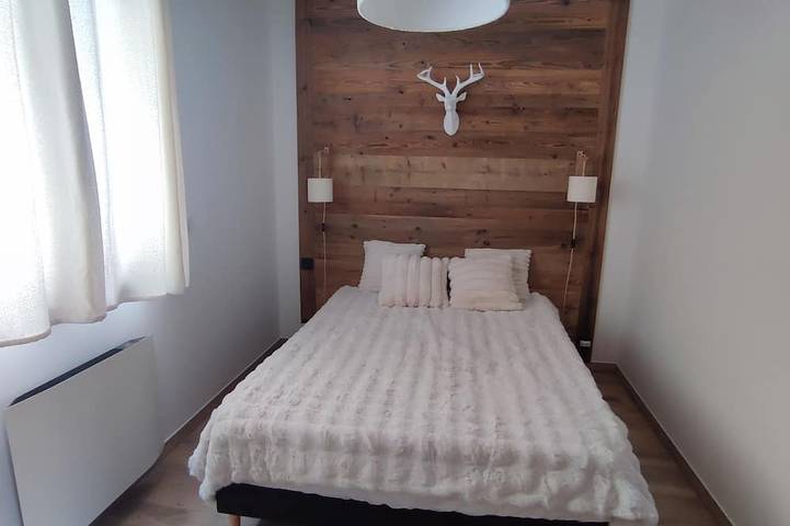 Gîte pour 12 personnes, avec jacuzzi et jardin à Égat - 4