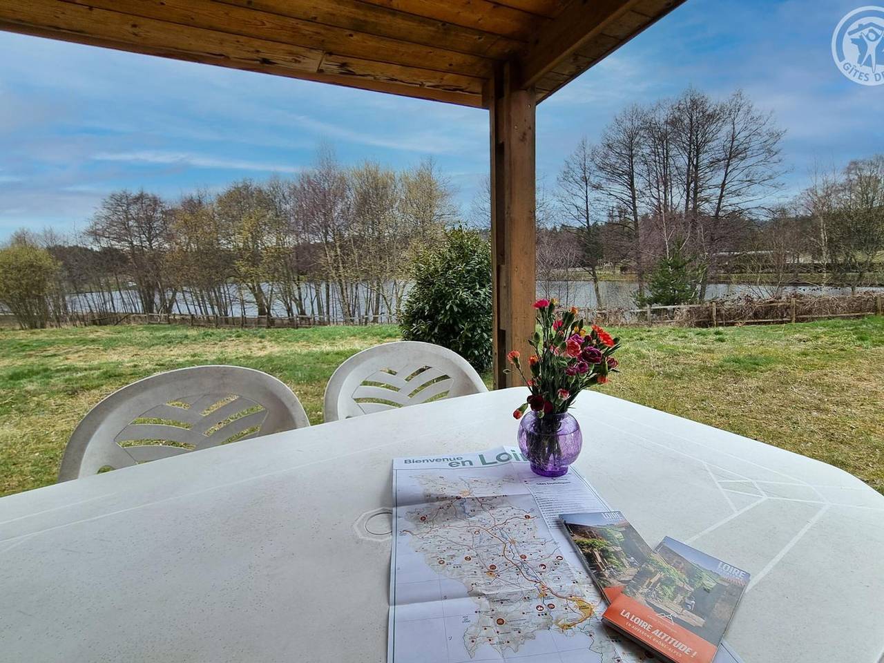 Chalet avec animaux admis, nature préservée - 4 pers. in Usson-en-Forez, Montbrison