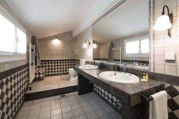 Villa for 14 People in Perdika, Aegina, Photo 4