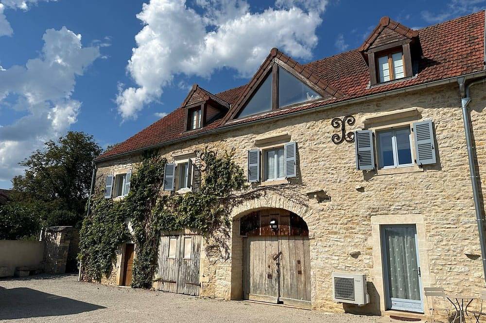 Bourgogne, Meursault luxe pierre maison donnant sur Vines in Meursault, Région de Beaune