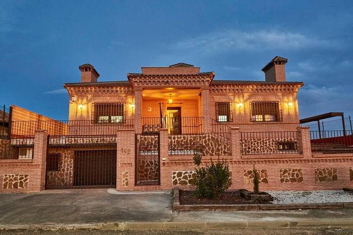 Chalet para 10 personas, con jardín y piscina en Montes de Toledo - 3