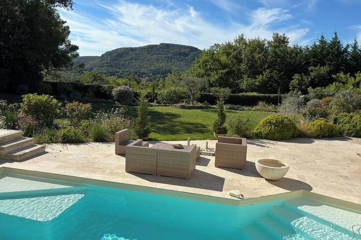 Villa pour 4 personnes, avec piscine