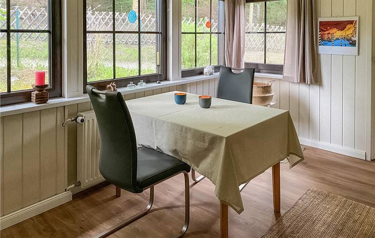 Moderne Wohnung mit Parkplatz, TV & Internet bei Burg Stargard in Tollensesee, Burg Stargard