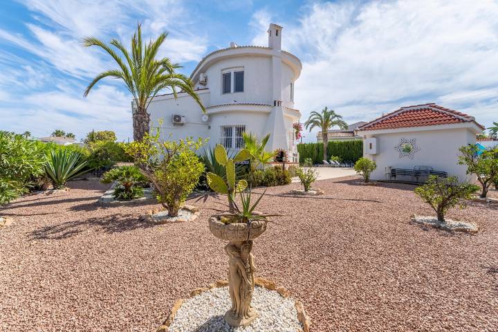 Ferienhaus für 12 Personen, mit Seeblick und Garten in Rojales - 4