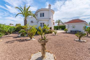 Cheap Villa for 12 People in Ciudad Quesada, Rojales, Photo 3