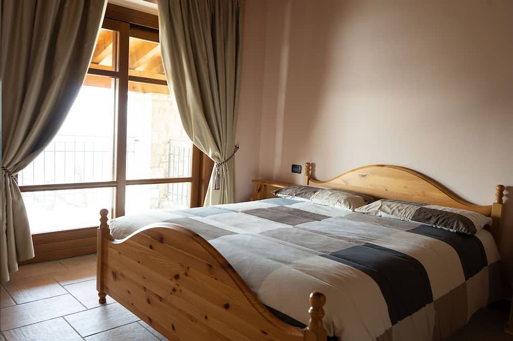 Ganze Wohnung, West Apartment (2+2 pax) Fiocchina magic place - Salò - Garda Lake in Salò, Gardasee-Berge
