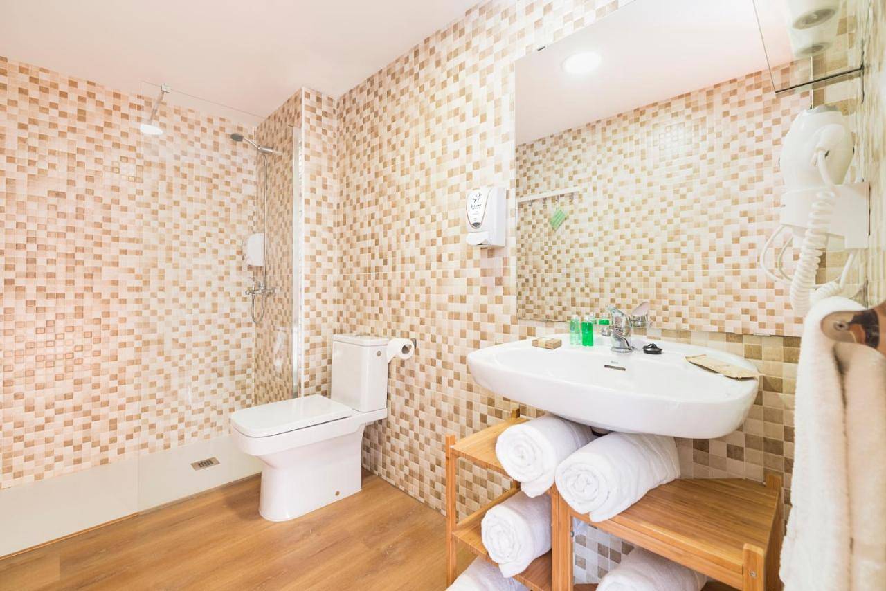 Apartaments Els Llorers in Roca Grossa, Lloret de Mar