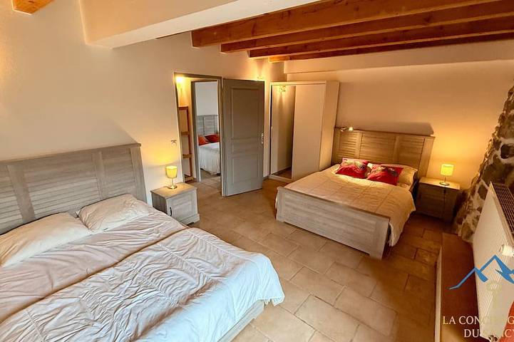 Gîte pour 12 personnes, avec jardin à Murat-le-Quaire - 4