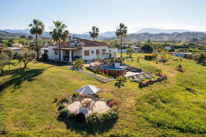 Chambre d’hôte pour 2 personnes, avec piscine ainsi que jacuzzi et jardin - 1