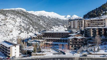 Hôtel pour 4 personnes, avec sauna et piscine ainsi que jardin et jacuzzi à Soldeu