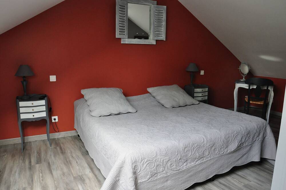 Cottage 10 people in a park with swimming pool in Argilly, Beaune region