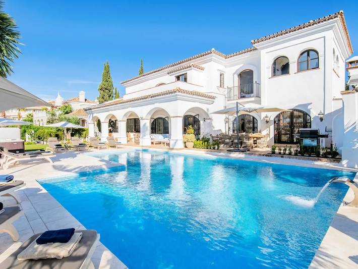 Villa voor 10 personen, with Balkon and Terras as well as Whirlpool and Tuin in Elviria