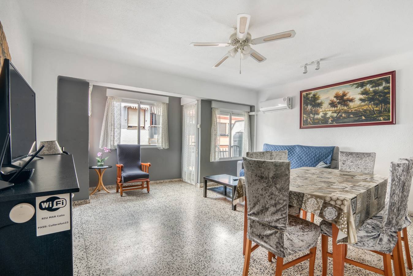 Apartamento entero, Apartamento 'Riu Mar Cullera' con vistas a la montaña, Wi-Fi y aire acondicionado in Cullera, Costa de Valencia
