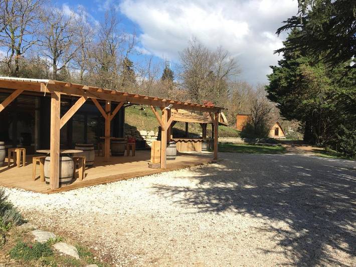 Location de vacances pour 50 personnes, avec Terrasse et Jardin ainsi que Piscine et Vue à Vaunaveys-la-Rochette
