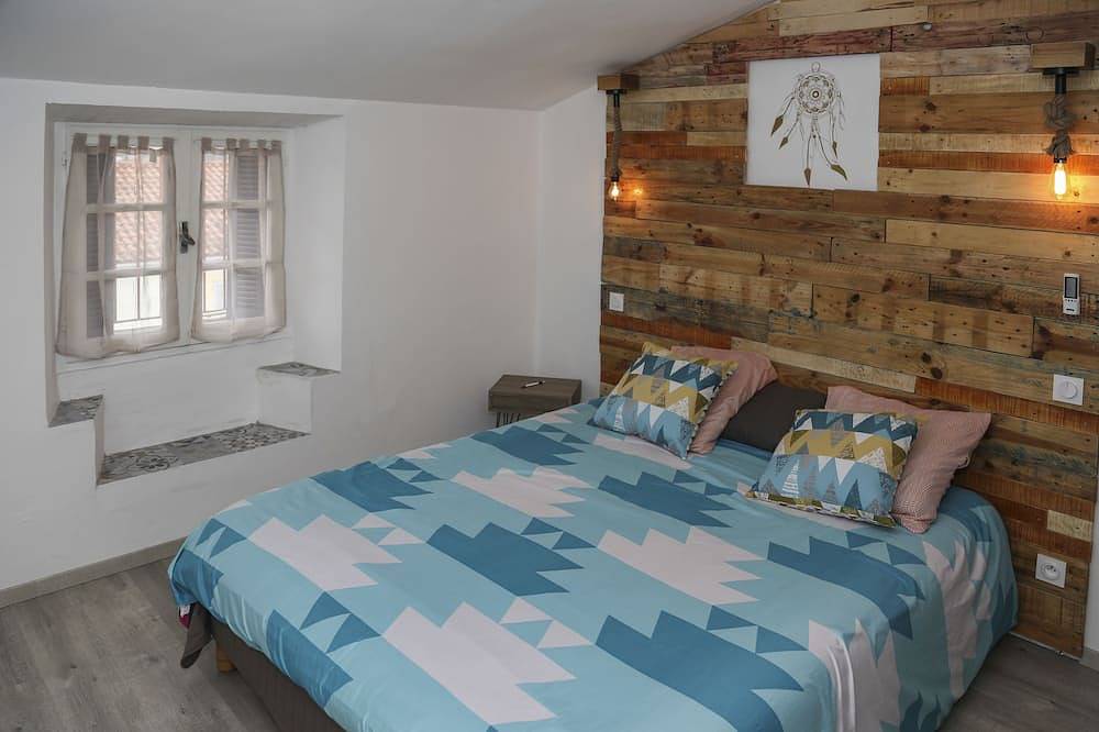 Appartement entier, Bel appartement en centre ville, au calme. Ascenseur. in Corte, Parc naturel régional de Corse