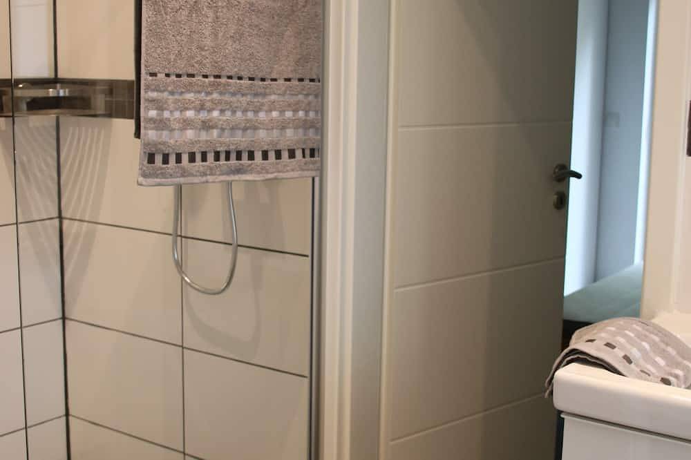 Neues Moselferienhaus Greene Knubbe, freistehend, ruhig, in sonniger Hanglage in Burg Eltz, Löf