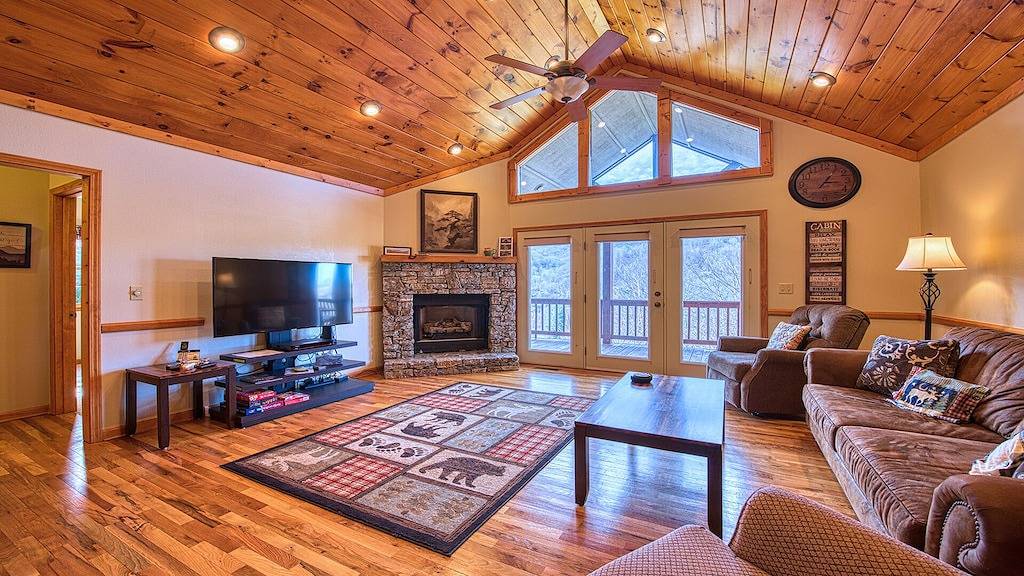 2 Bd 2 Ba Cottage, asphaltierter Zugang, in der Nähe der Stadt, Super Aussicht, Kabel, Wifi, in Maggie Valley, Cataloochee Valley