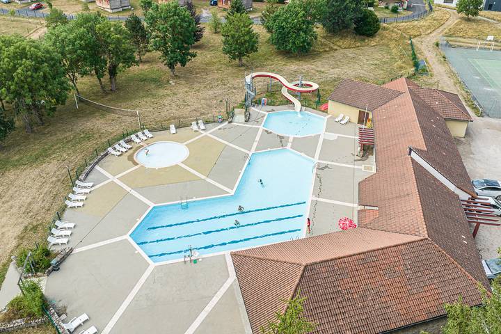 Gîte pour 6 personnes, avec Terrasse et Jardin à Le Malzieu-Ville - 4