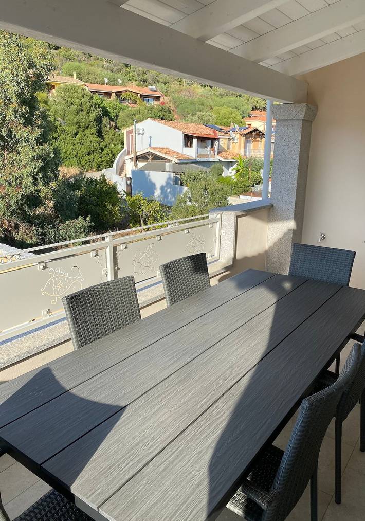 Apartamento entero, Casa vacacional 'Borgo Myricae - Giglio' con vistas al mar, piscina comunitaria y aire acondicionado in Chia, Domus De Maria
