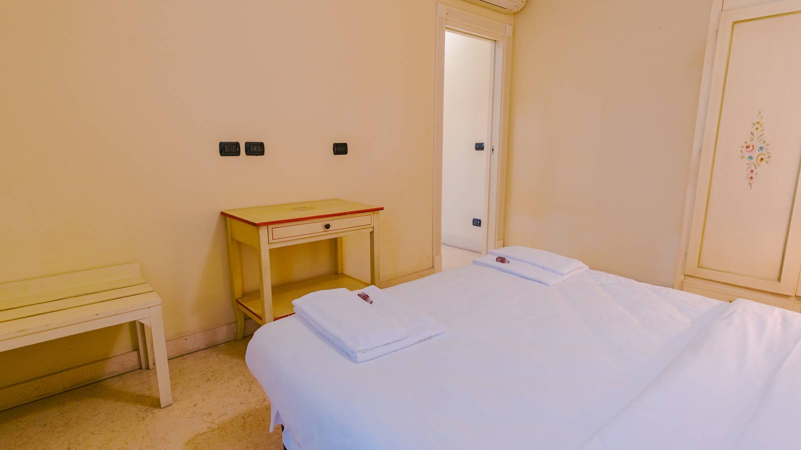 Appartamento intero, Appartamento vacanze per 4 persone con giardino in Rivoltella del Garda, Desenzano del Garda