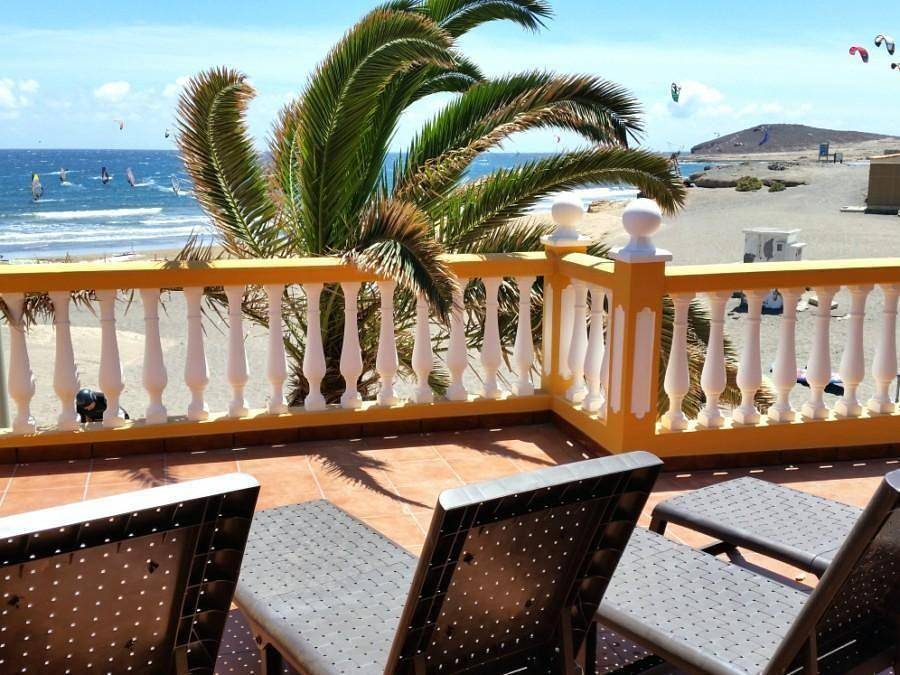 Casa con wifi y terraza en primera línea de playa in Playa el Médano, Granadilla de Abona