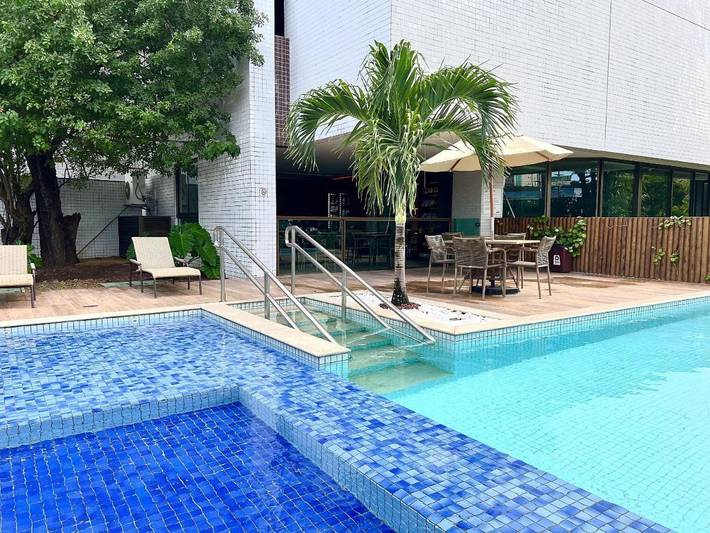 Casas e apartamentos de temporada para 2 pessoas, com piscina e jardim em Pina