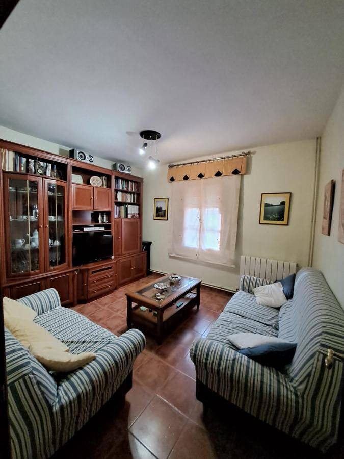 Casa rural para 8 personas, con Balcón y Terraza además de Jardín y Vistas en Establés - 2