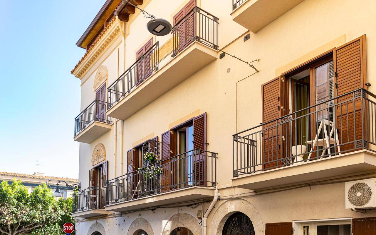 Appartamento intero, Double Room with Balcony in Favara, Provincia di Agrigento