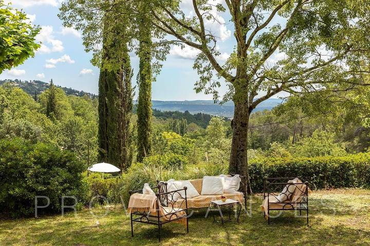 Villa pour 8 personnes, avec piscine et balcon/terrasse à Fayence - 2