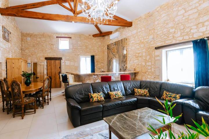 Location de vacances pour 2 personnes, avec jardin ainsi que vue et piscine dans Saint-Gervais (Gironde) - 2