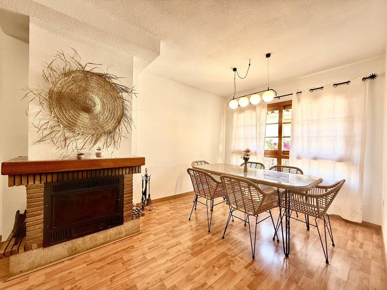 Apartamento entero, Duplex con piscina y terraza by Gloove in El Barrio, Alicante