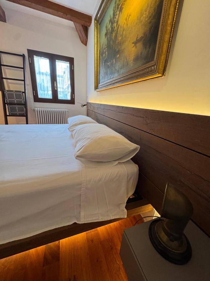 Domus Colosseum, detached house just few steps from the Colosseum in Centro di Roma, Roma