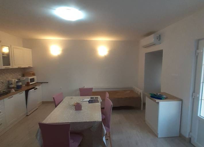 Apartamento entero, Apartamento de vacaciones para 4 personas con balcón in Slano, Condado de Dubrovnik-Neretva