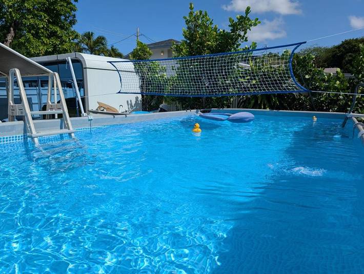 Casa de huéspuedes para 2 personas, con jardín además de vistas y piscina, Se admiten mascotas en Florida