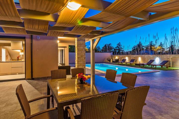 Villa für 8 Personen, mit Garten in Pula - 2