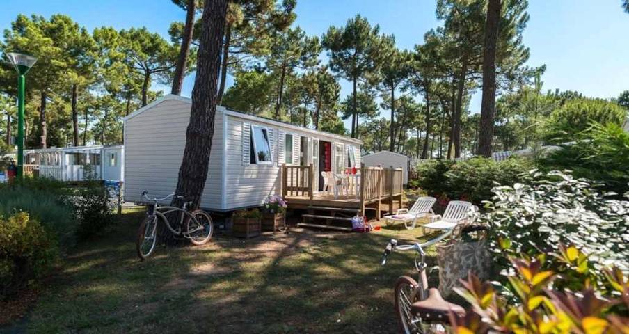 Camping pour 8 personnes, avec bassin pour enfant à Les Mathes