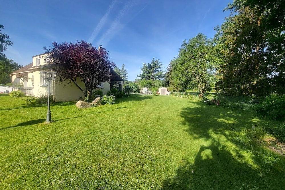 🌟 Camping-car Luxueux en Bord de Seine - Un Séjour Unique 🌟 in Saint-Fargeau-Ponthierry, Parc naturel régional du Gâtinais français