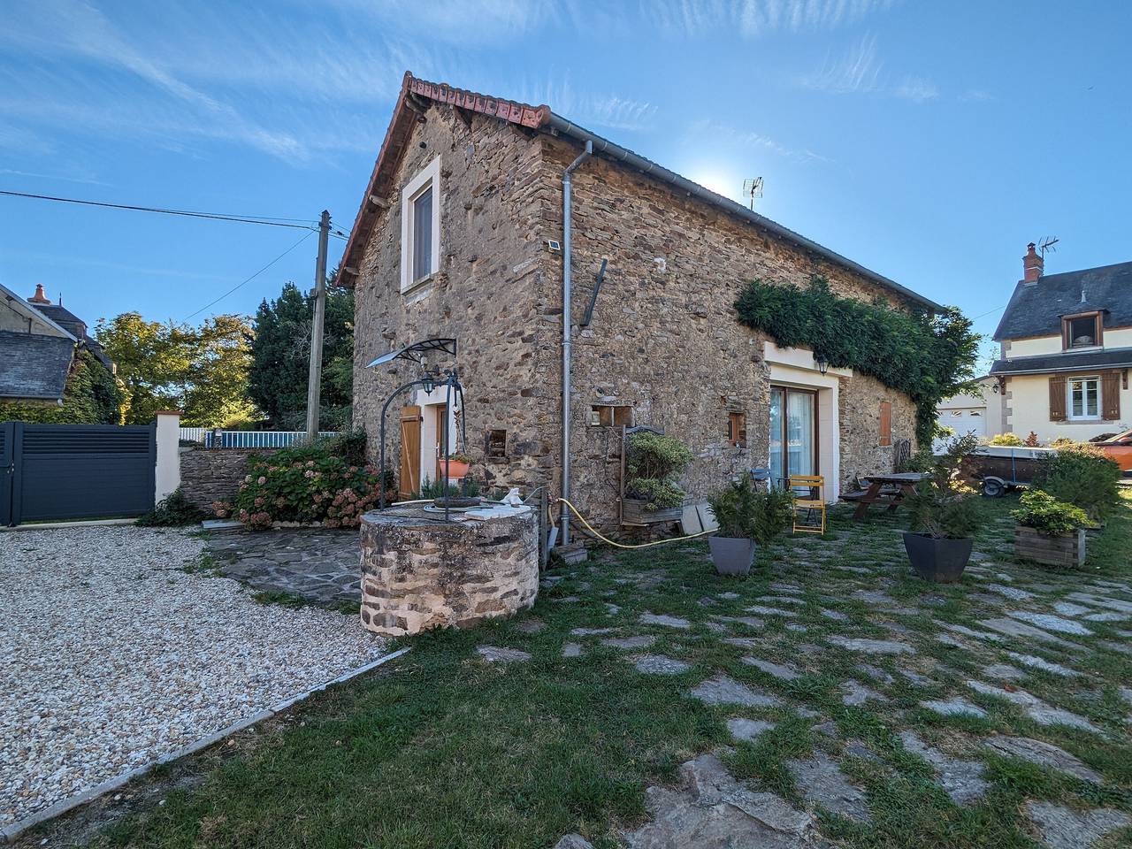 Chambre d'hôtes avec jardin, activités familiales et parking sécurisé au cœur du Berry in Pérassay, Région de La Châtre