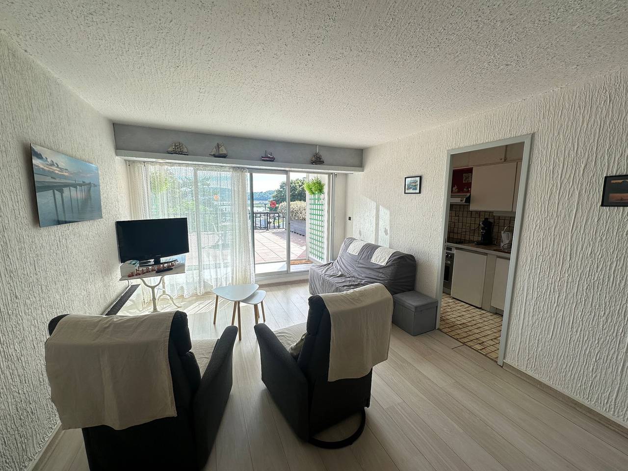 Apartamento entero, Apartamento de 2 habitaciones con terraza privada, se aceptan mascotas in Cabourg, Región de Caen