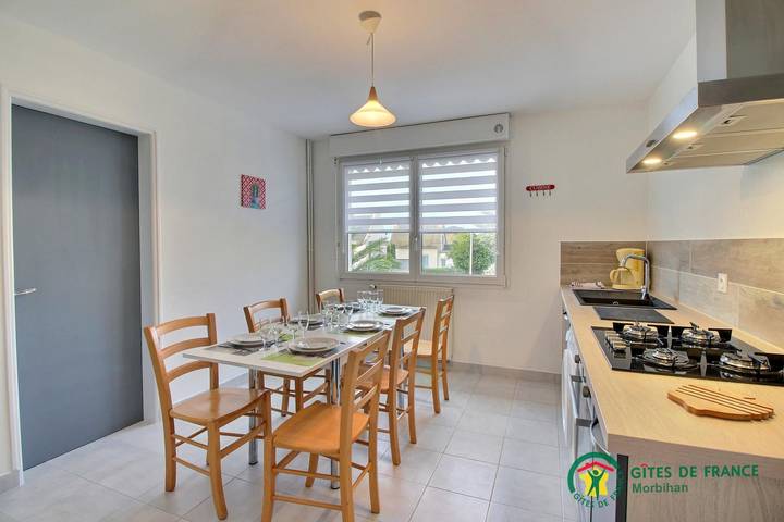 Gîte pour 5 personnes, avec jardin dans Kerhostin - 2